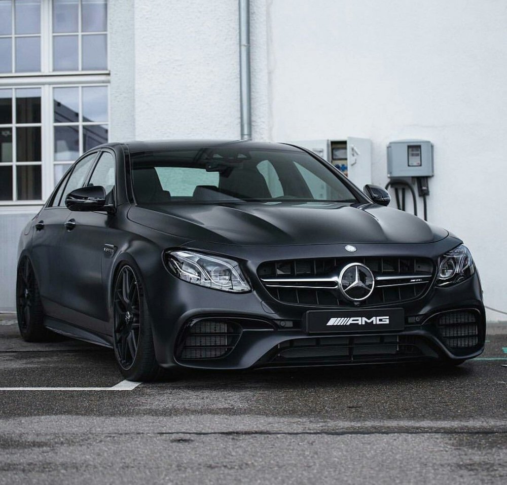 Mercedes AMG e63 s черная