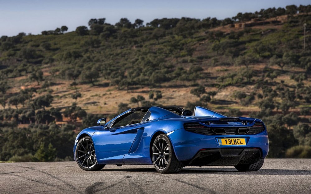 MCLAREN 720s голубой