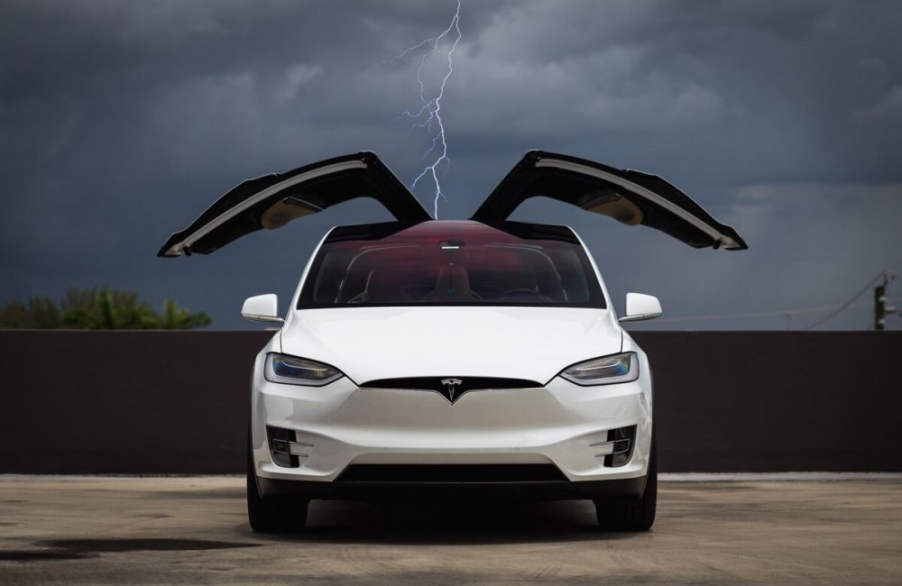 Tesla model x White