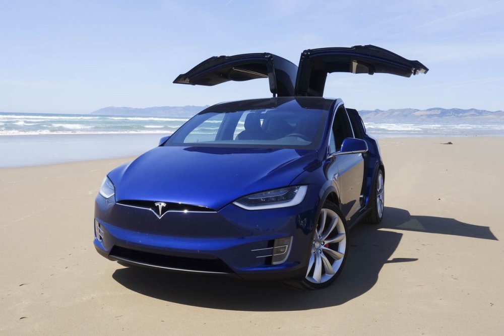 Tesla model x 2022