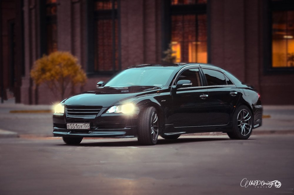 Toyota Mark x 120 черный