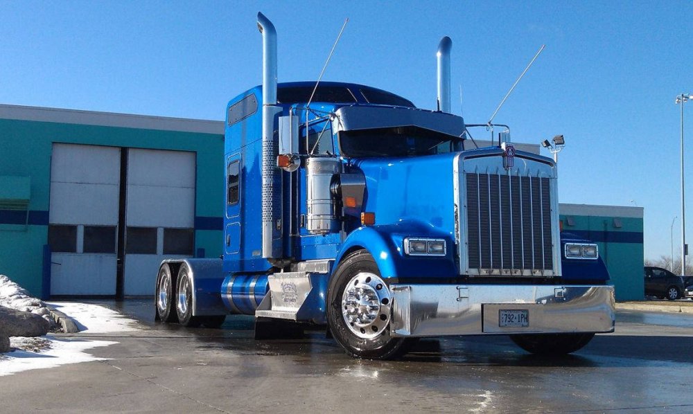 Ford l9000 Dump Truck