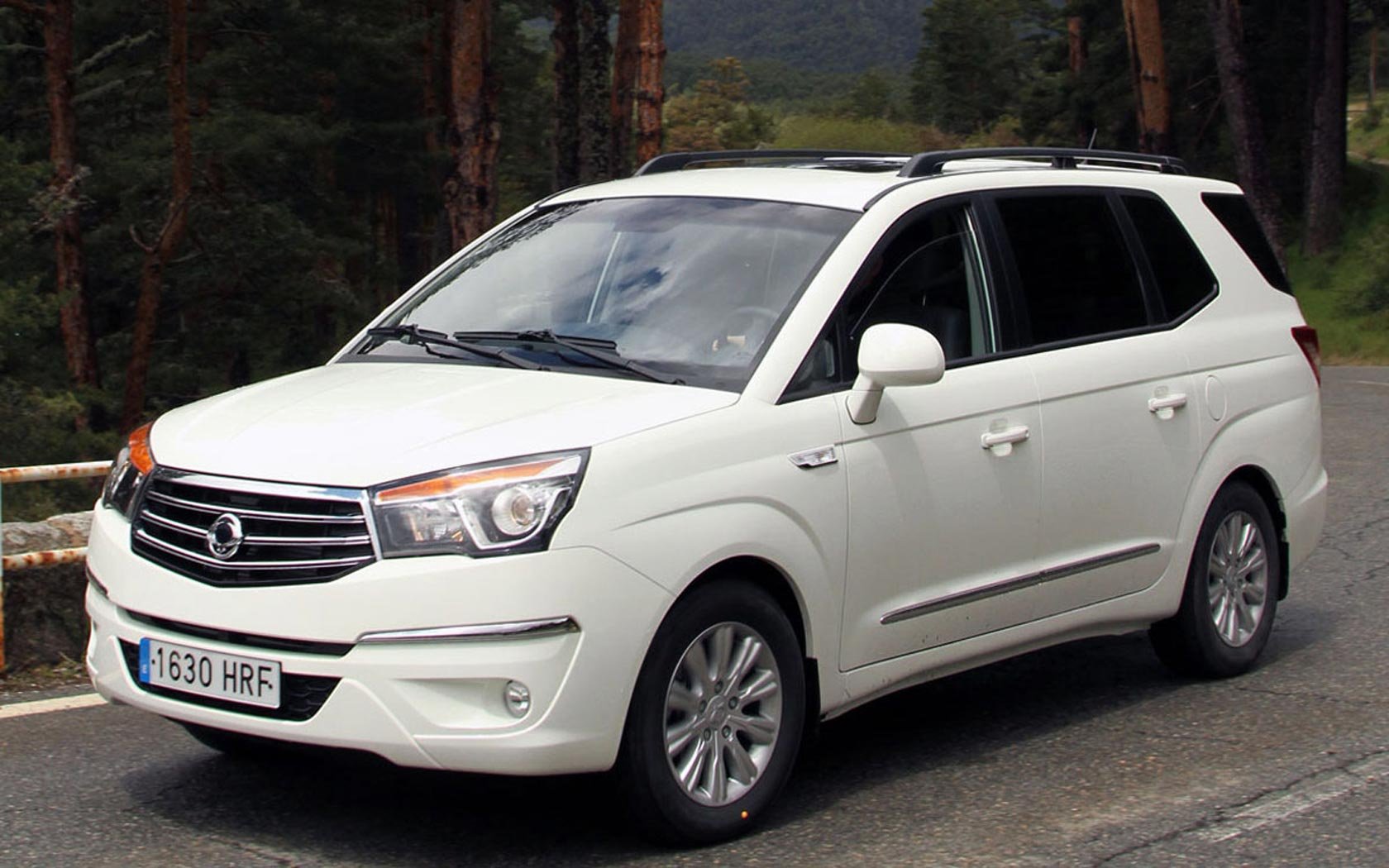 Тесты саньенгов. SSANGYONG Rodius Stavic. SSANGYONG Stavic 2013. Санг Йонг Ставик 2014. SSANGYONG Rodius/Stavic II.