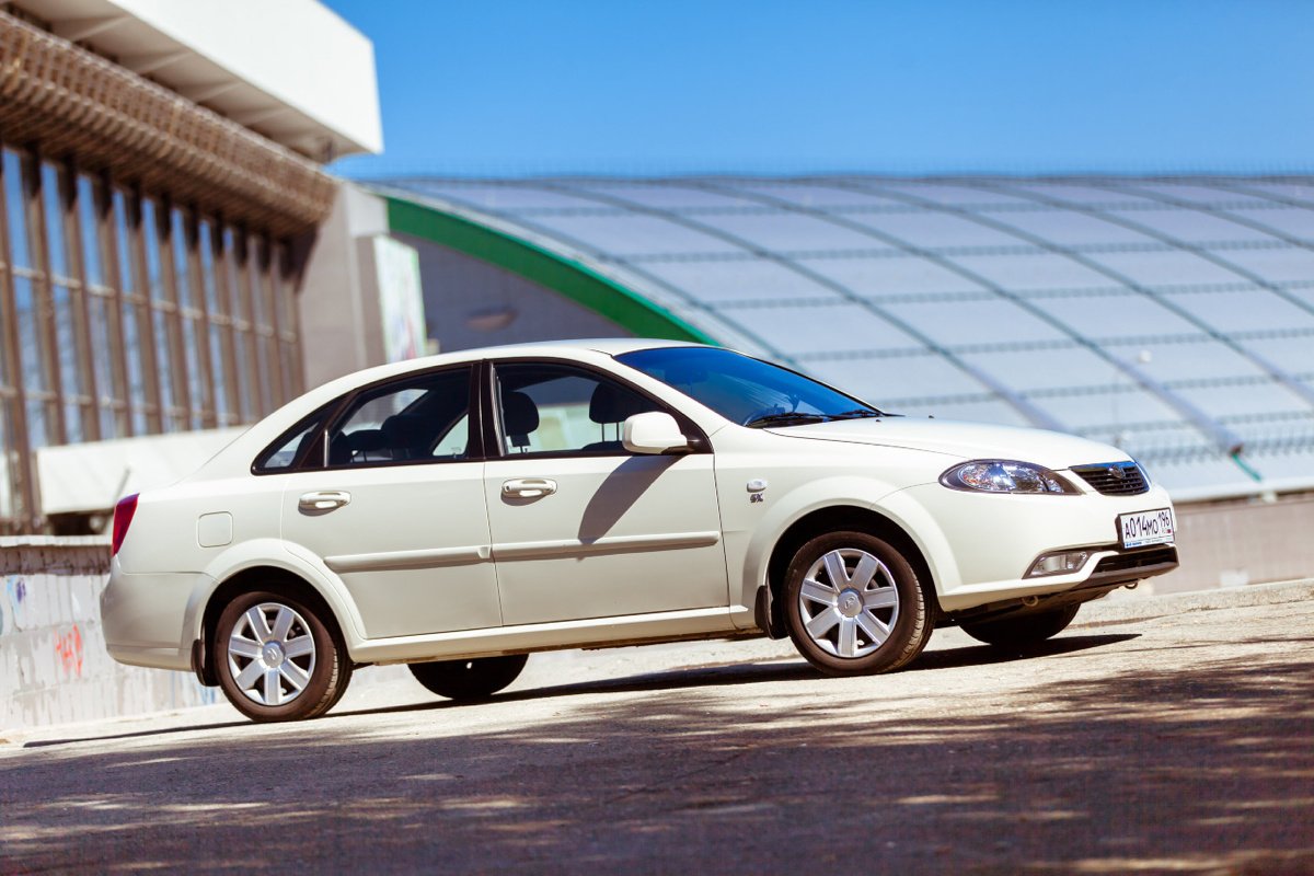 Lacetti Gentra White