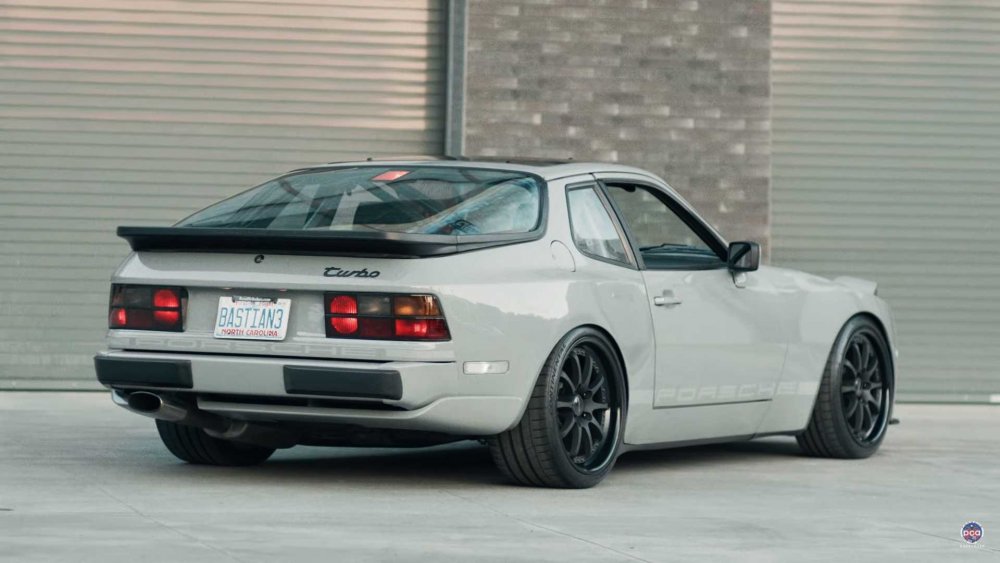 Porsche 944