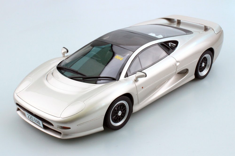 Yaguar xj220 синий