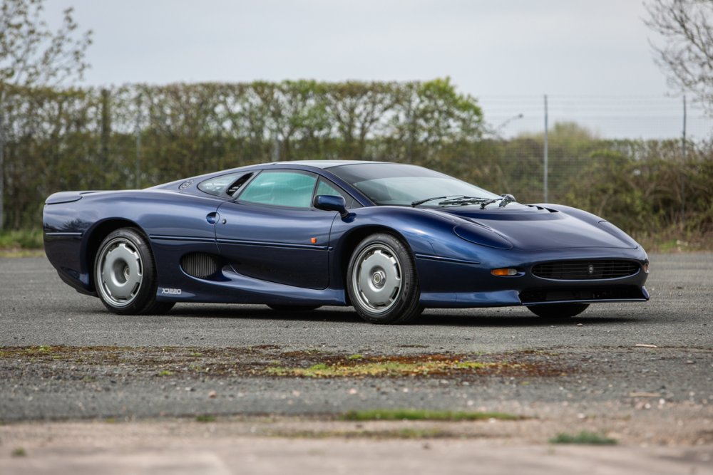 Jaguar спорткар xj220