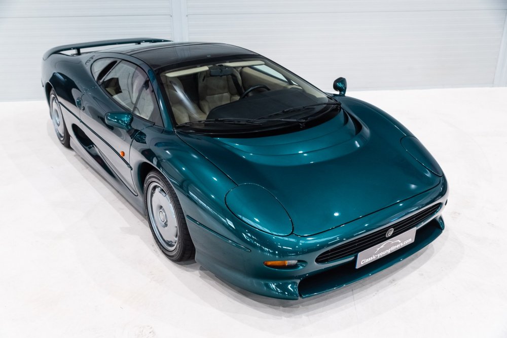 Jaguar xj220 gt