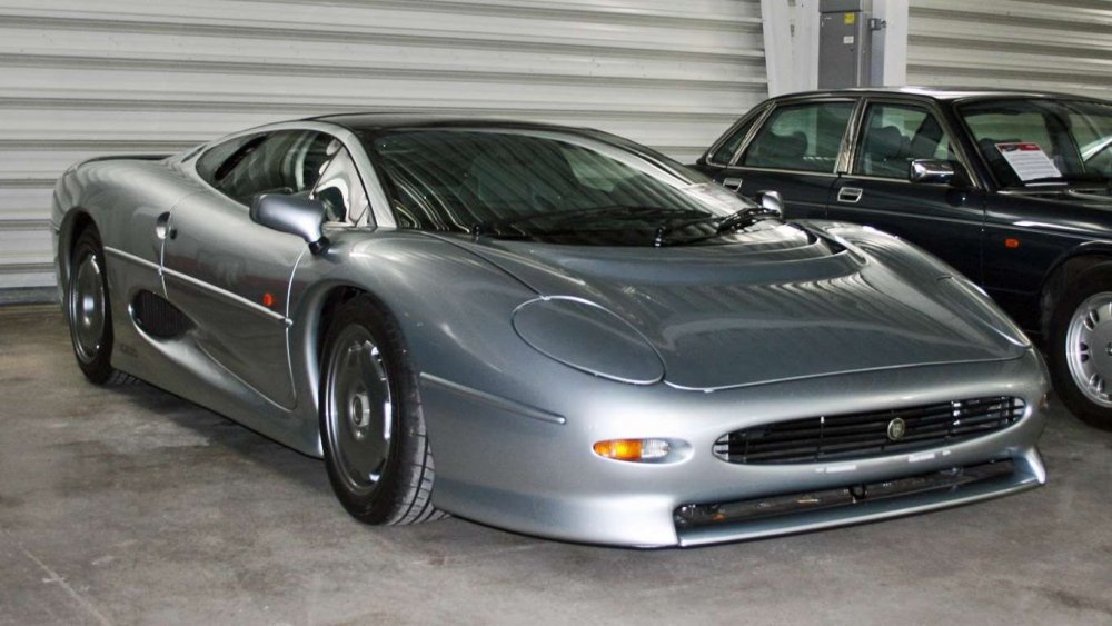 Jaguar xj220