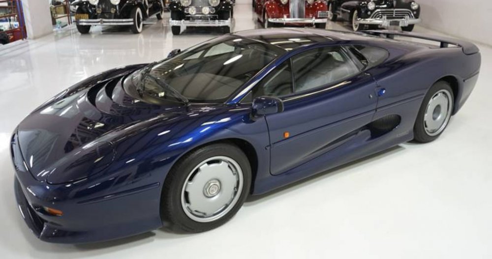 Jaguar XJ 220