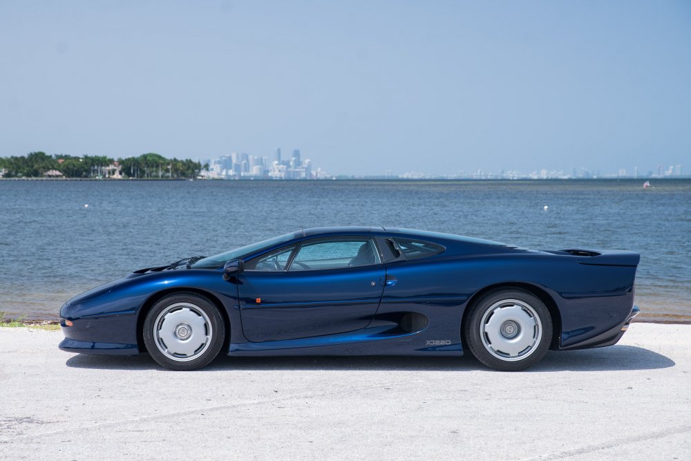 1994 Jaguar xj220