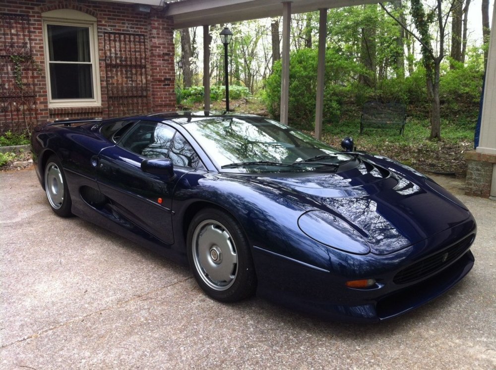 Jaguar xj220 монокок