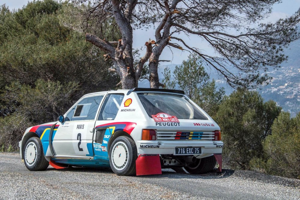 Peugeot 205 Turbo 16 салон