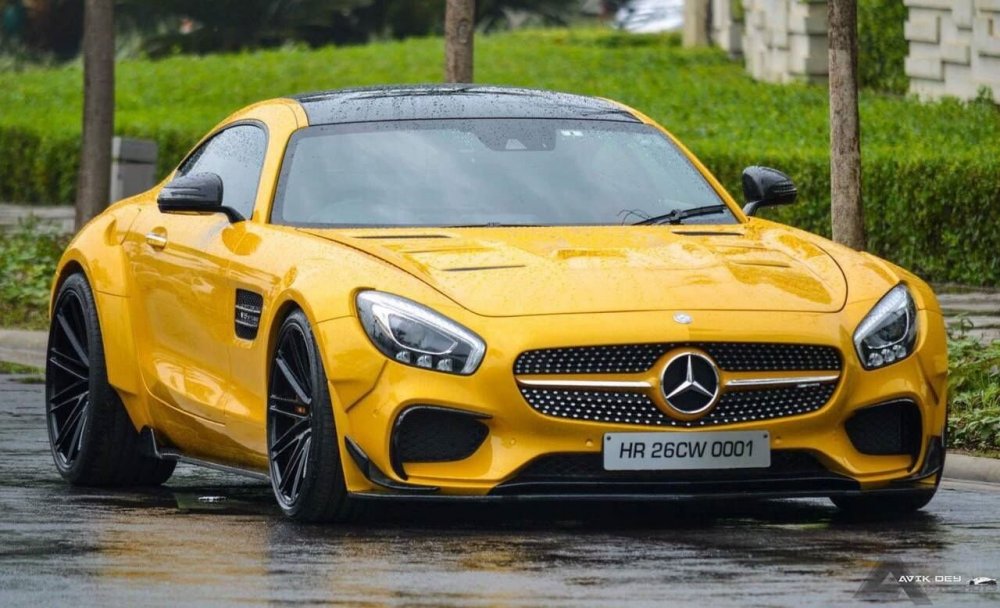 Mercedes Benz AMG gt желтый