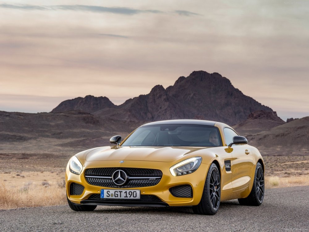 Mercedes Benz AMG gt желтый