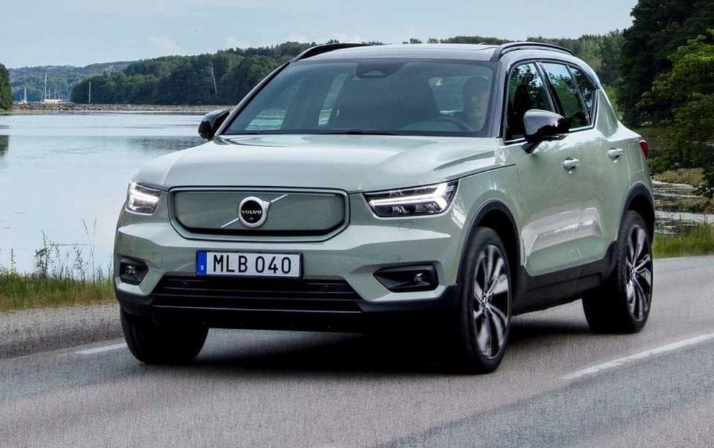 Volvo xc40 2003 год