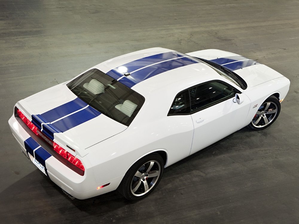 Dodge Challenger srt8 белый