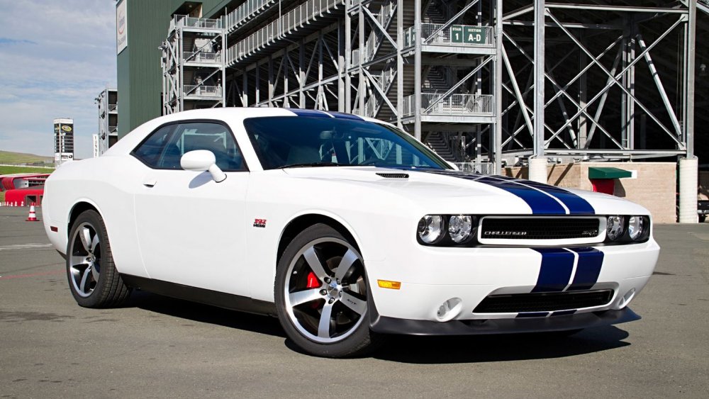 Dodge Challenger srt8 2011