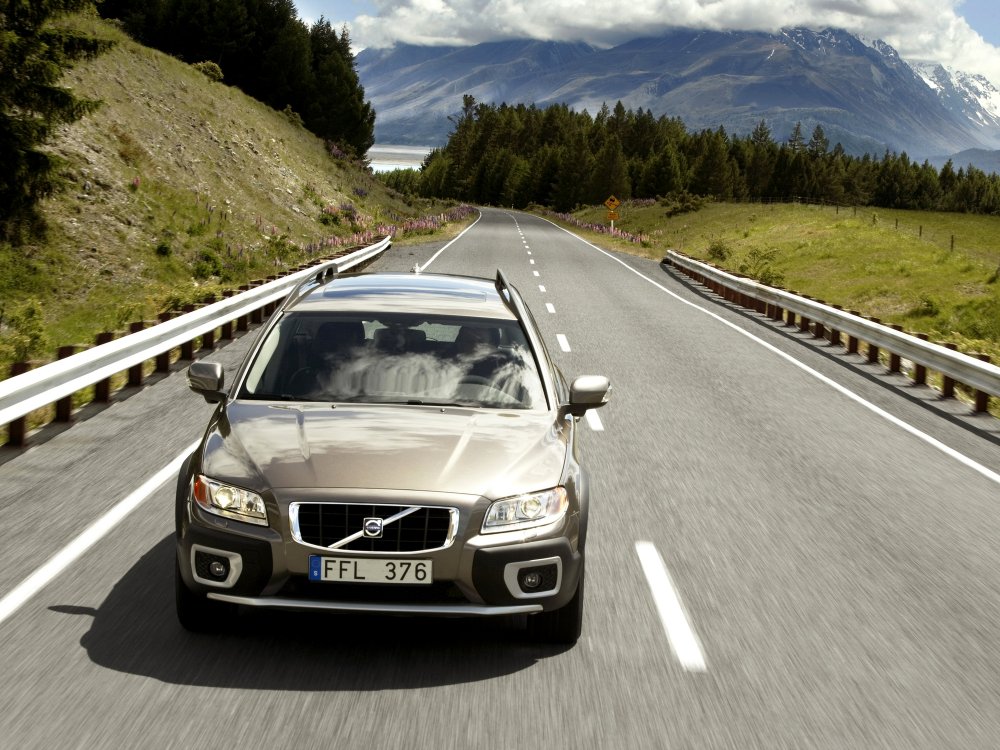 Volvo xc70 спереди