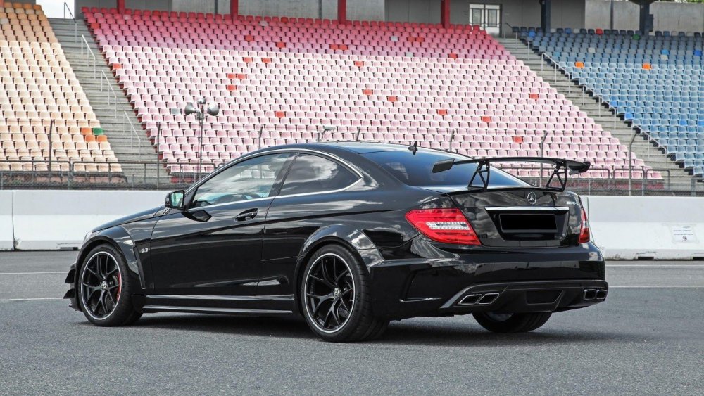 Мерседес-Бенц c63 AMG