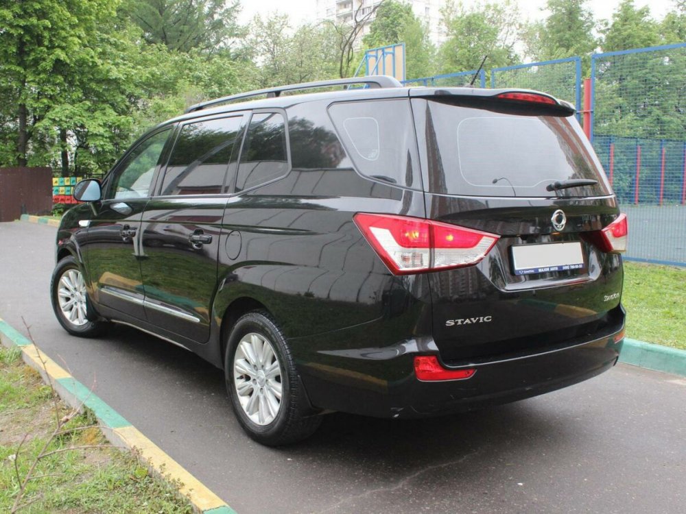 SSANGYONG минивэн Stavic