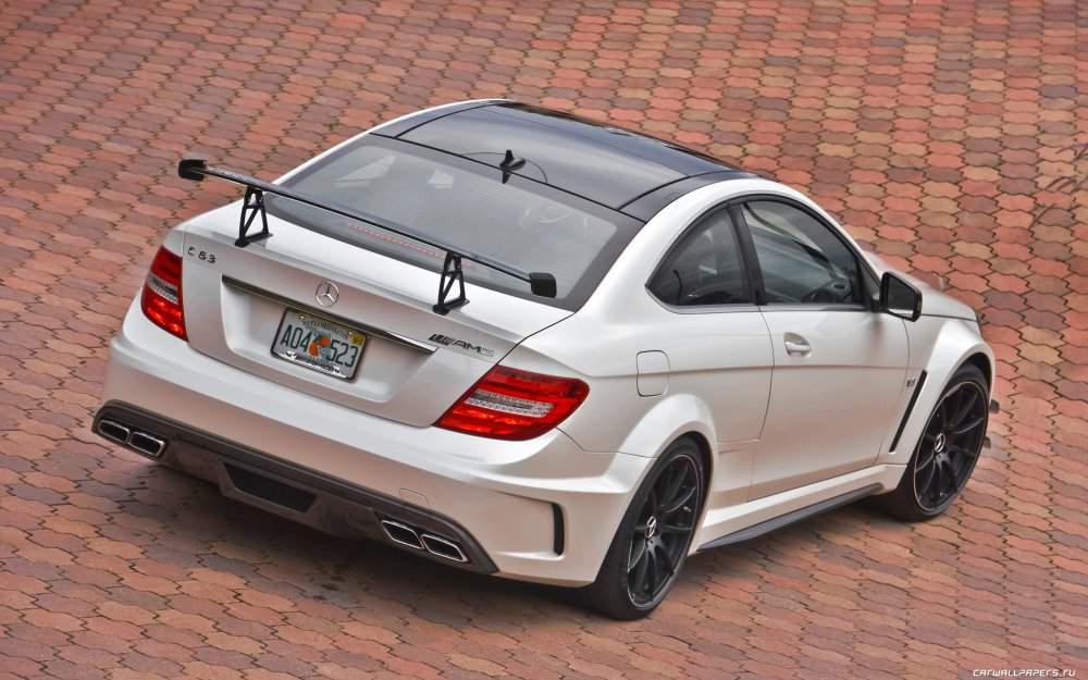 Мерседес c63 AMG Coupe Black Series