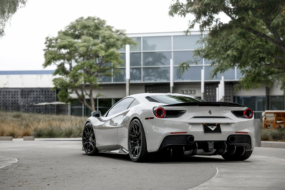 White Ferrari 458 Italia los Angeles