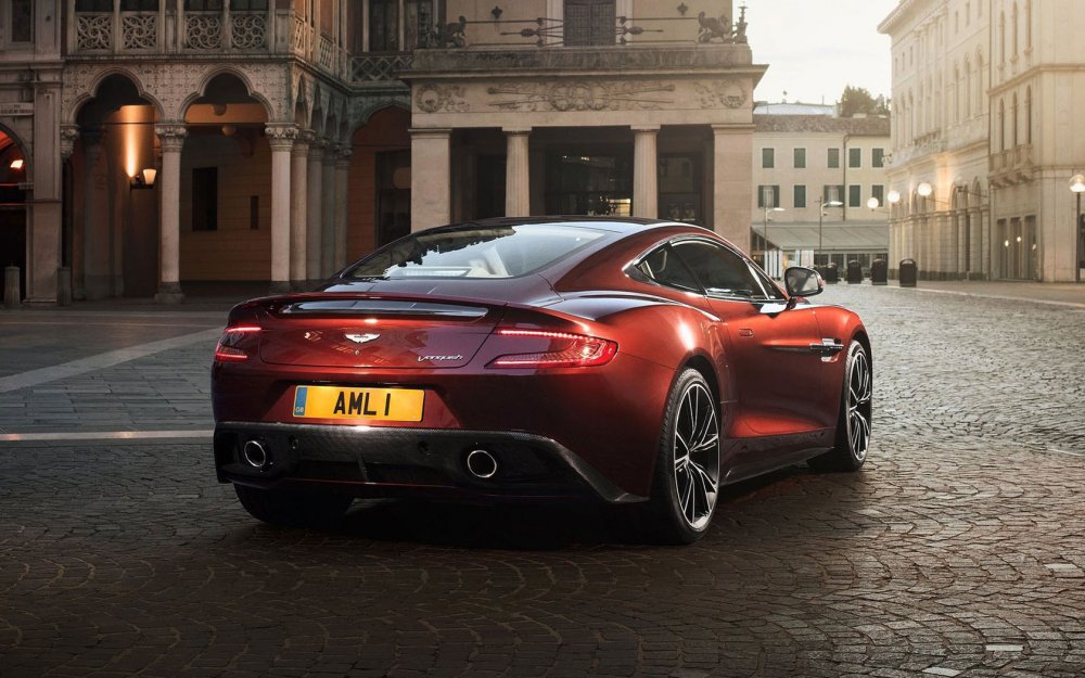 Aston Martin Vanquish 2012