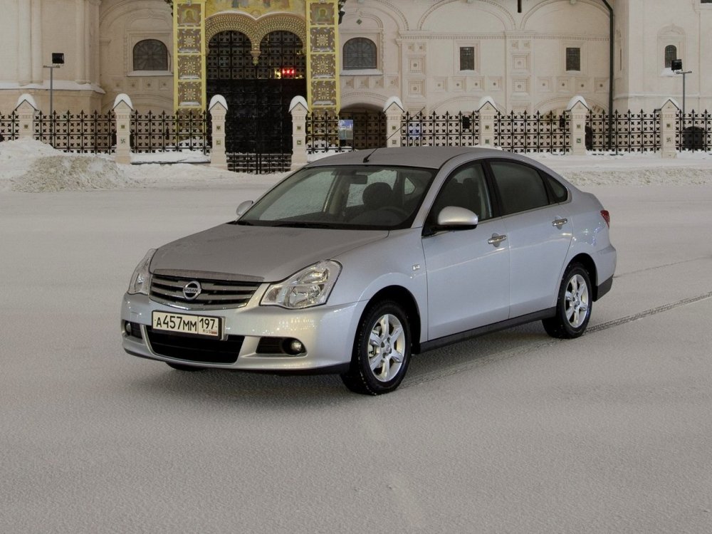 Nissan Almera Classic красный