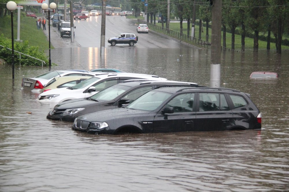 Тонущий автомобиль