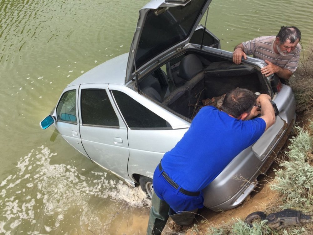 Утонувший автомобиль