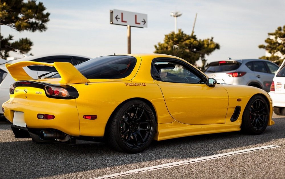 Mazda RX-8 2004 Yellow