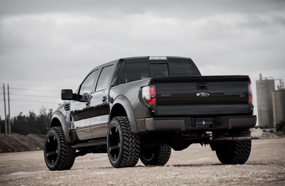 Ford f 150 Raptor черный