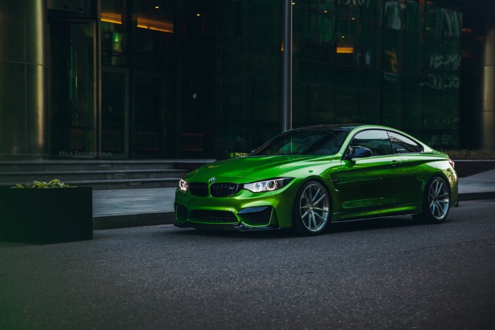 BMW m4 зеленая