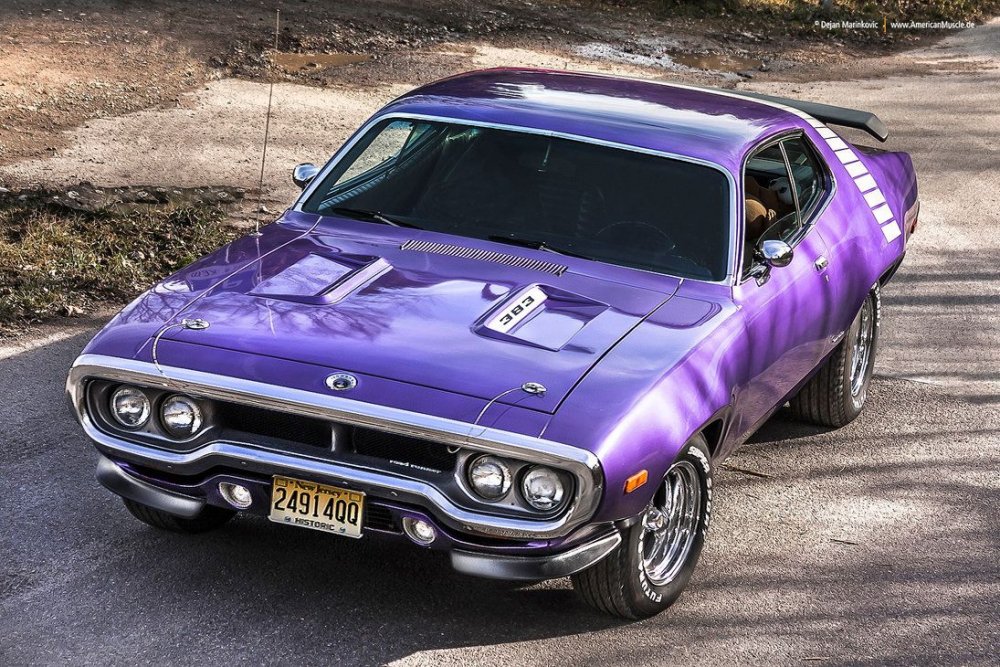 Маслкар Plymouth Roadrunner