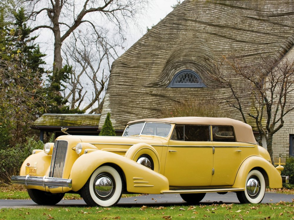 Cadillac v16 Imperial sedan