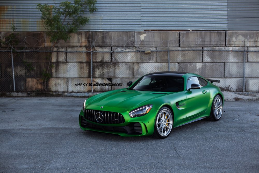 Mercedes Benz AMG GTR