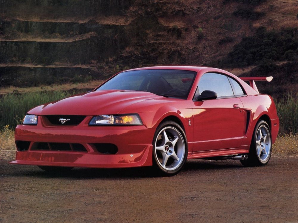 Ford Mustang SVT Cobra r