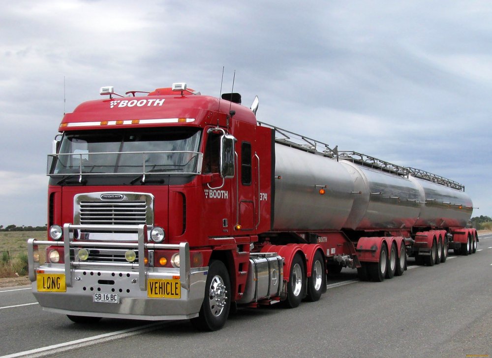 Грузовик Road Train Вольво