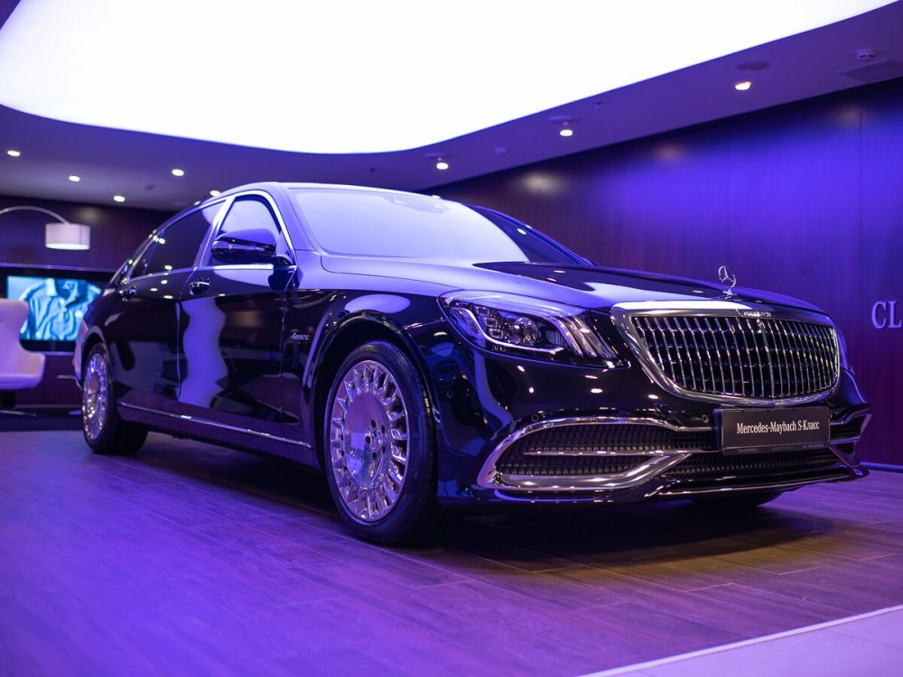 Mercedes-Benz Maybach s600 Emperor. (Scaldarsi Motors)