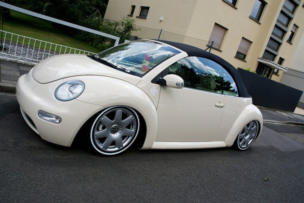 Volkswagen New Beetle Slammed