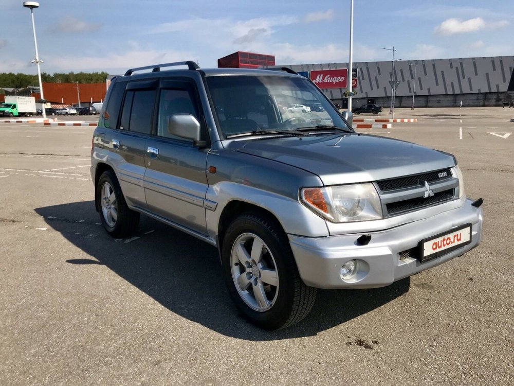 Pajero Pinin салон