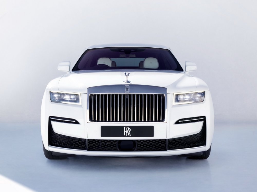 Rolls Royce Wraith белый