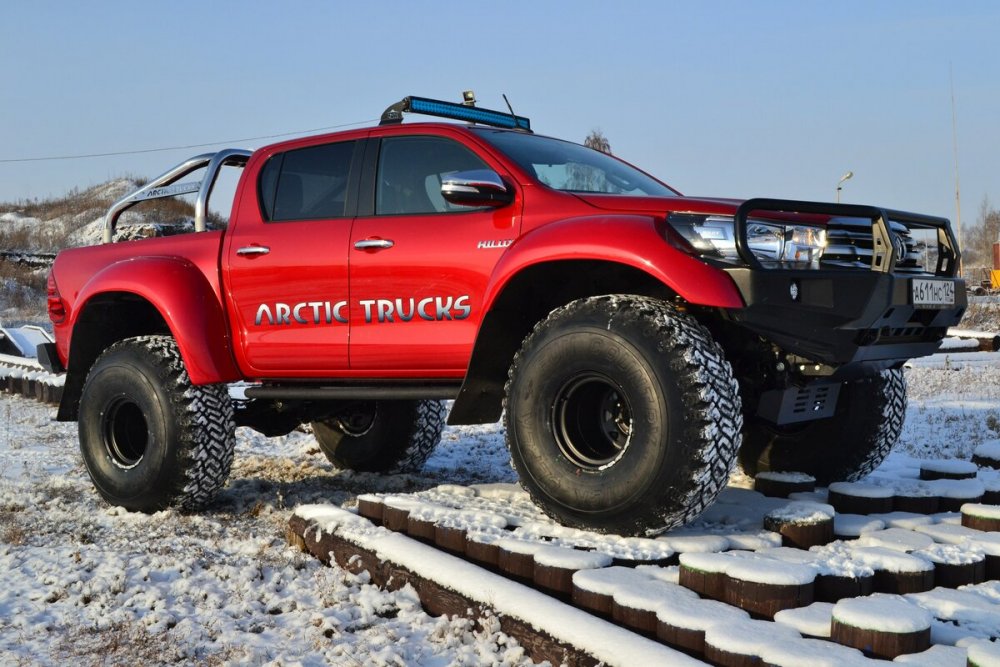 Toyota Hilux Arctic Trucks at35