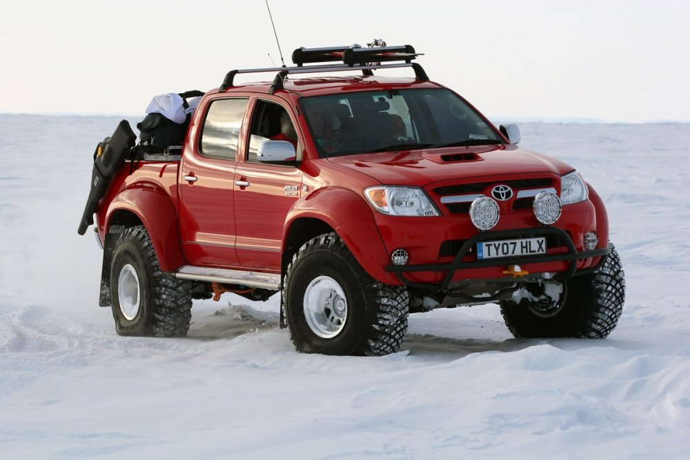 2007 Toyota Hilux Arctic Trucks at38