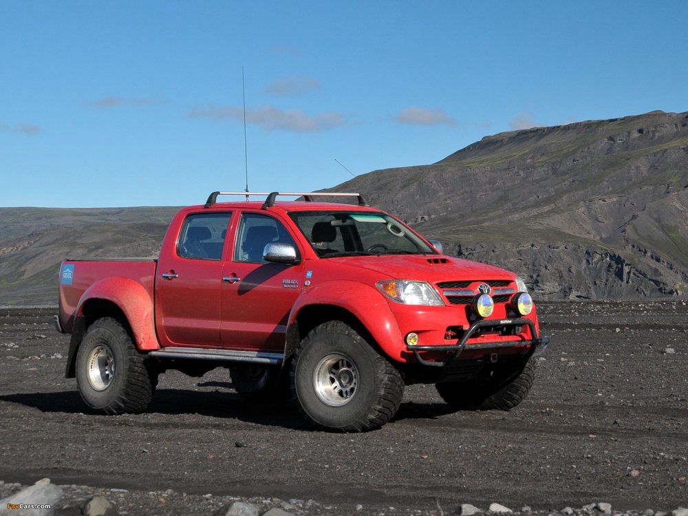 Hilux Arctic Trucks at38