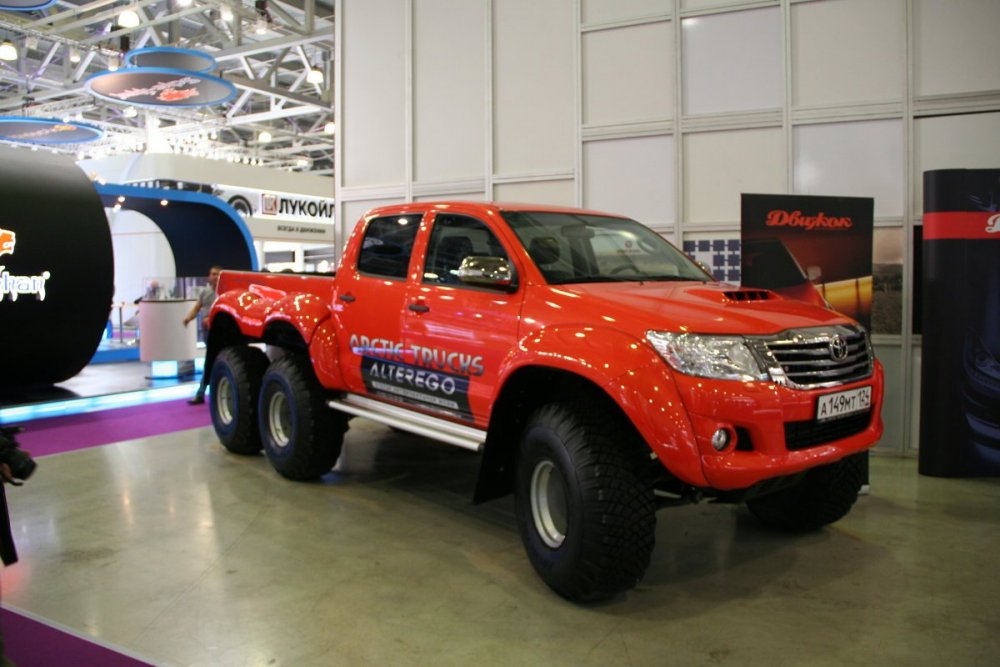 Arctic Trucks Toyota Hilux 6 6