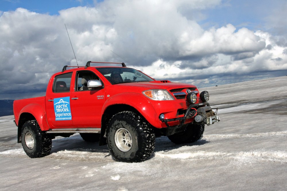 Toyota Hilux Arctic Trucks at38