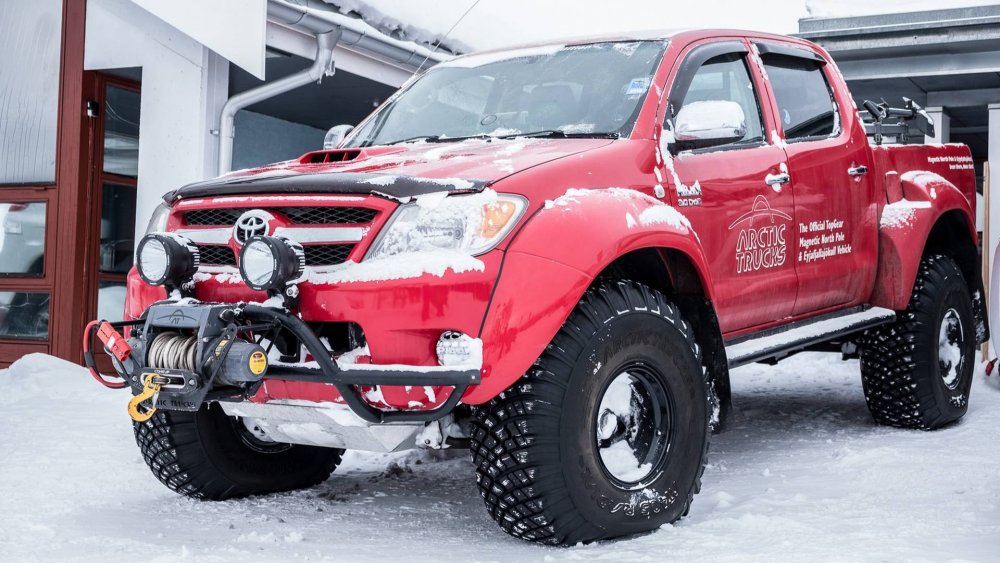 Toyota Hilux Arctic драйв