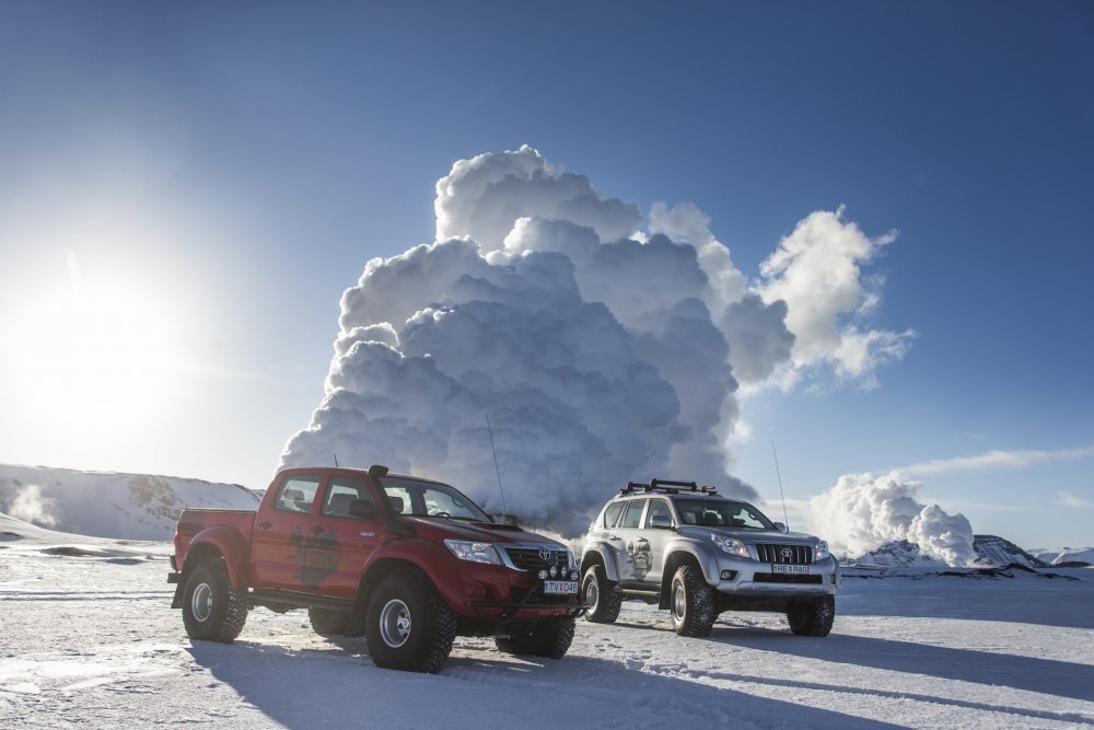 Toyota Hilux Arctic Trucks at38